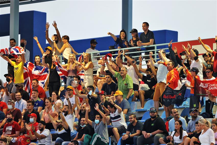 Qatar f1 race fans